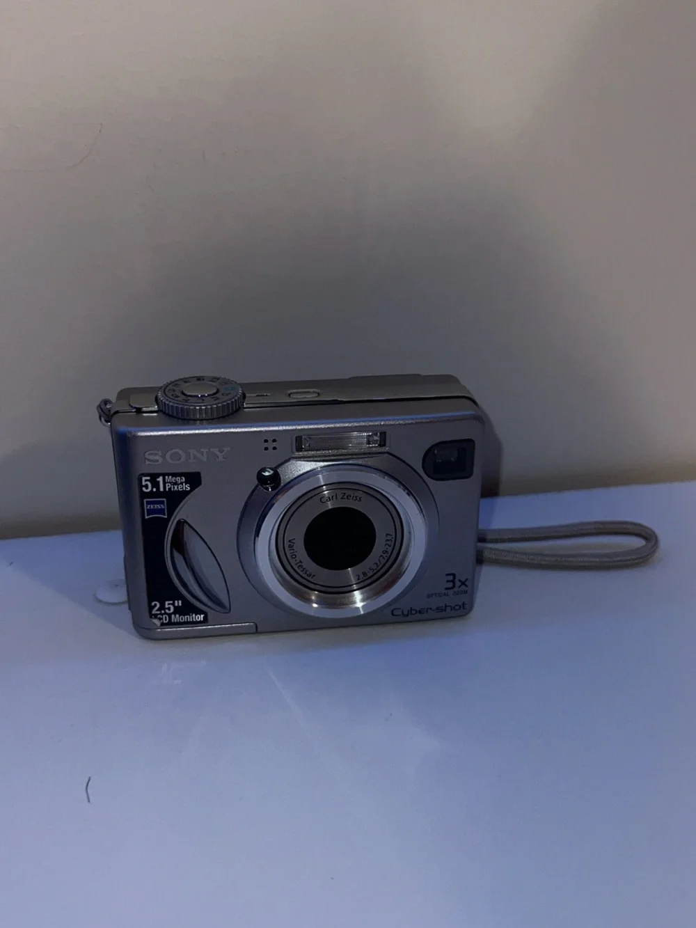 Sony Cyber-Shot DSC-W5 5.1MP 3x Optical Zoom Silver